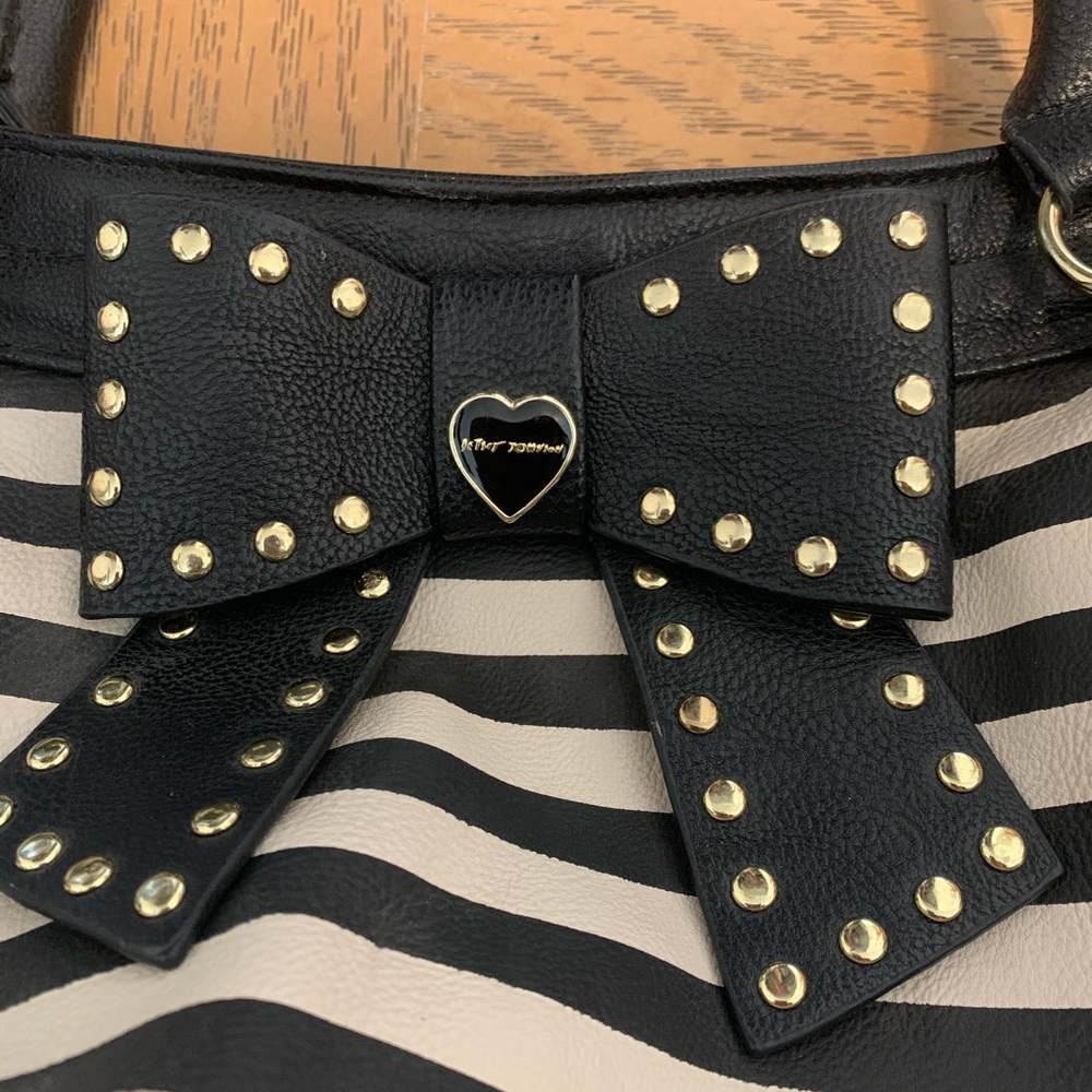 Betsey Johnson Striped Purse - Picture 3 of 7